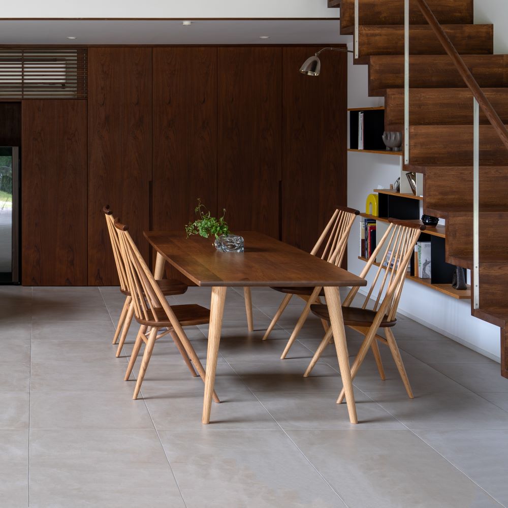 ❷KASHIWA木工 伝統的デザイン スピンドル付き 柏木工の中でな逸